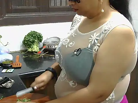 Hot Sonniyaa online show from February 23, 2026, 7:17 am