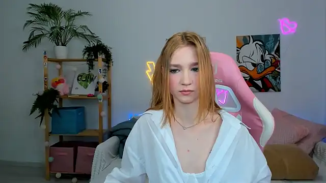 Snapshot of Ophelia_Jay chatting on February 18, 2026, 3:24 am Ophelia Jay online show from February 18, 2026, 3:24 am