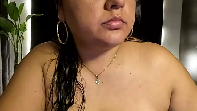 Snapshot of AzaraOnyx chatting on June 4, 2026, 11:27 am AzaraOnyx online show from June 4, 2026, 11:27 am