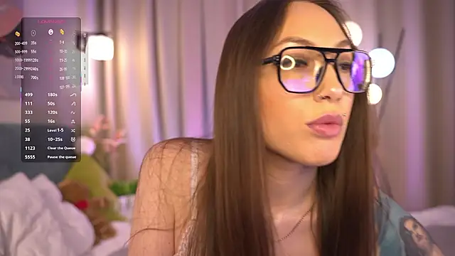 Alicia Wood online show from February 17, 2026, 3:29 pm