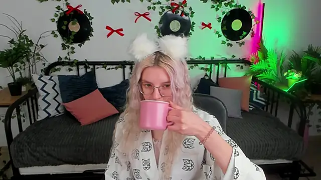 Snapshot of TiffanyPeachi chatting on February 26, 2026, 10:47 am TiffanyPeachi online show from February 26, 2026, 10:47 am