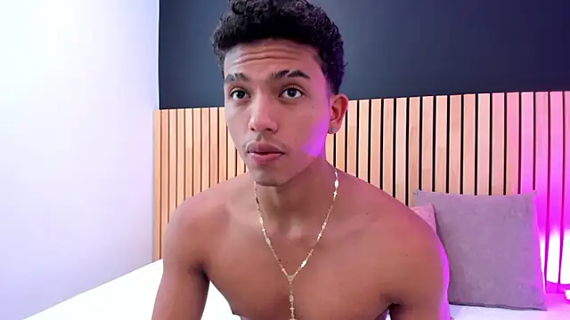 jhoystrong  online show from February 28, 2026, 7:59 pm