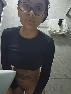 Snapshot of Roma_xxx chatting on February 16, 2026, 10:17 pm Roma xxx online show from February 16, 2026, 10:17 pm