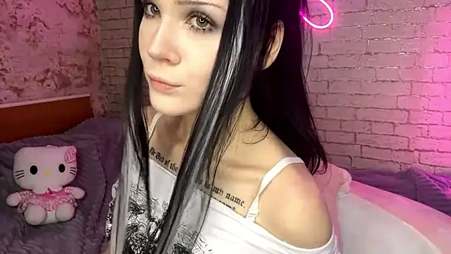 ExiePecue online show from March 2, 2026, 11:06 am