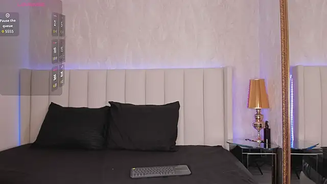 angelina honey  online show from February 26, 2026, 3:49 am