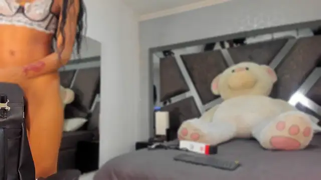 Snapshot of ElektraBomdans chatting on February 25, 2026, 3:49 am ElektraBomdans online show from February 25, 2026, 3:49 am