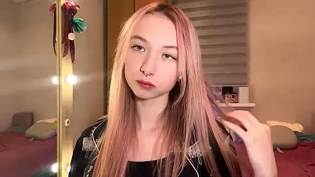 Snapshot of PinkTraible chatting on February 14, 2026, 1:08 pm PinkTraible online show from February 14, 2026, 1:08 pm