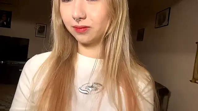 Snapshot of PinkTraible chatting on March 3, 2026, 11:49 am PinkTraible online show from March 3, 2026, 11:49 am