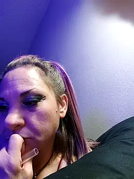 BrattyGirl2424 online show from February 20, 2026, 1:11 pm