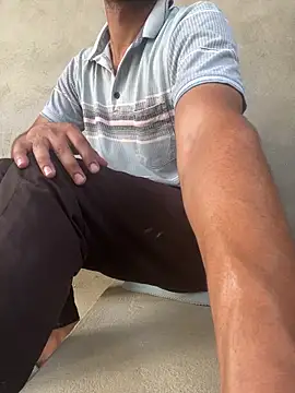 Snapshot of rashmixxx chatting on April 28, 2026, 8:52 am rashmixxx online show from April 28, 2026, 8:52 am