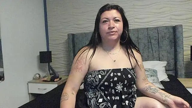 Snapshot of Ayleen_Miller chatting on February 18, 2026, 2:24 pm Ayleen Miller online show from February 18, 2026, 2:24 pm