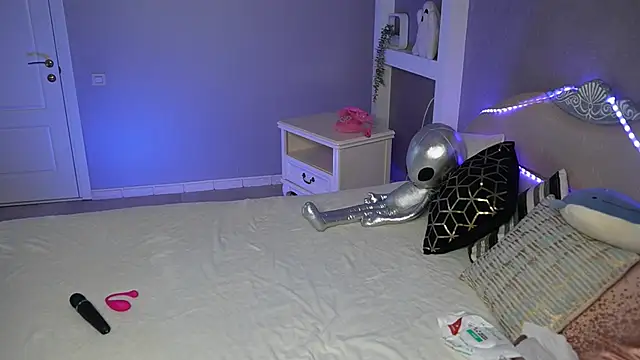 AlisMil online show from February 19, 2026, 10:22 am