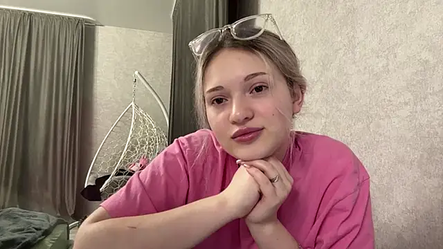 Linaceleste online show from February 23, 2026, 2:03 pm