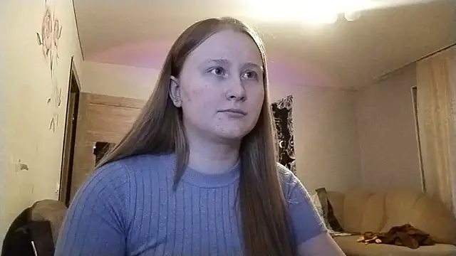 AnikaLipps online show from April 16, 2026, 7:03 pm