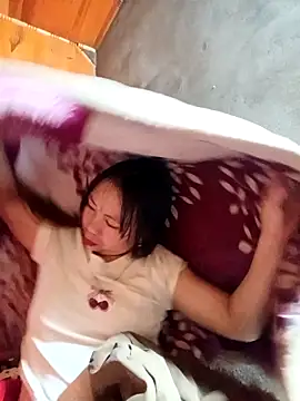 Snapshot of Pretty_girl_2 chatting on February 28, 2026, 2:29 pm Pretty girl 2 online show from February 28, 2026, 2:29 pm