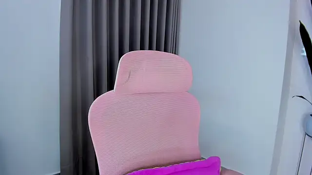 sara ospina22 online show from April 1, 2026, 1:52 pm