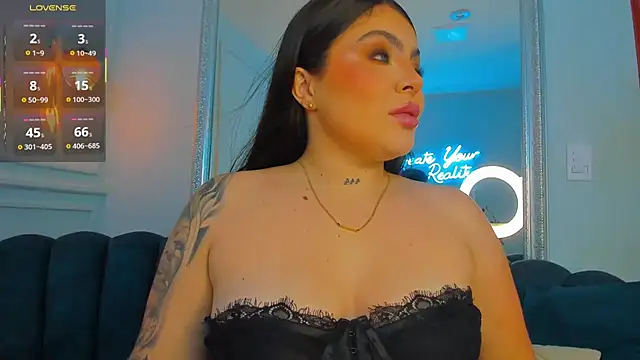 Zafiro21  online show from April 21, 2026, 7:28 pm