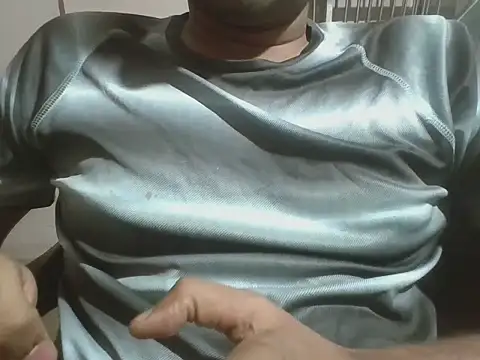 0BANANABANANA0 online show from February 15, 2026, 4:36 pm