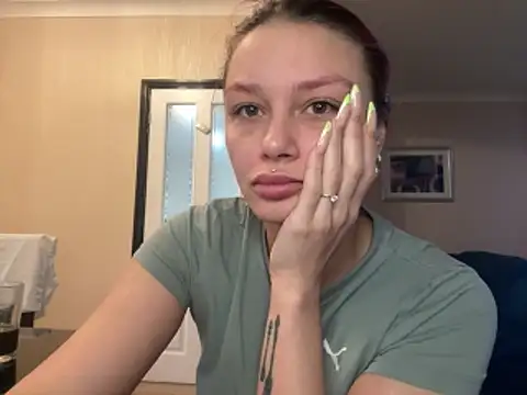 FoxyValentine online show from April 18, 2026, 9:24 am