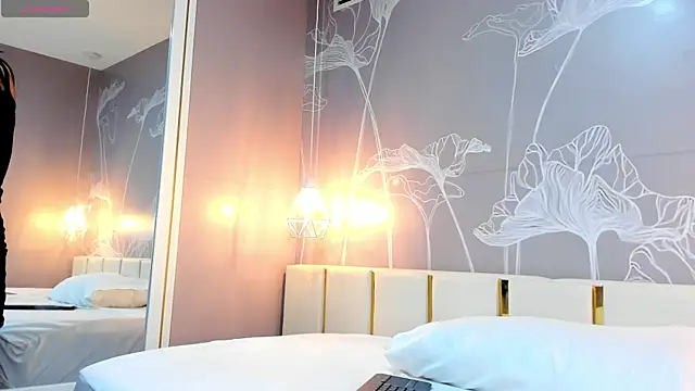 emily cute4u online show from April 18, 2026, 11:38 pm