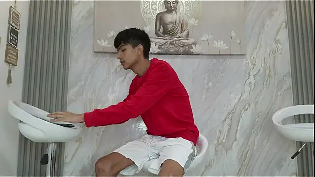 KITTY BOSH online show from April 15, 2026, 1:18 pm