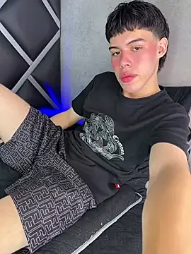 Snapshot of Lucian-greyy chatting on February 21, 2026, 4:13 am Lucian-greyy online show from February 21, 2026, 4:13 am