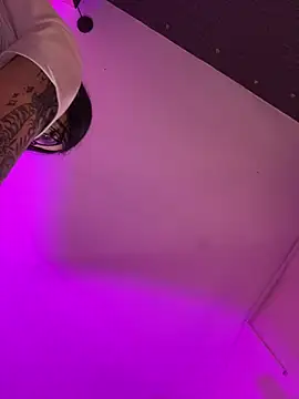 Snapshot of Veronicaa_lodge1 chatting on February 25, 2026, 12:42 am Veronicaa lodge1 online show from February 25, 2026, 12:42 am