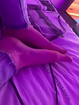 Snapshot of UncasingScrap chatting on February 13, 2026, 11:45 pm UncasingScrap online show from February 13, 2026, 11:45 pm