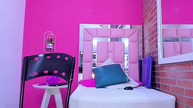 luciana hot699 online show from March 21, 2026, 8:19 am