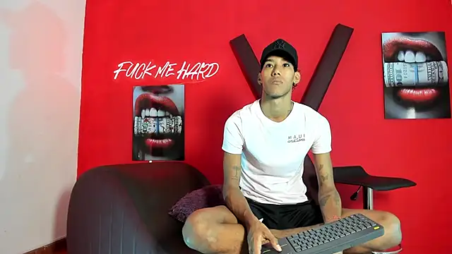 GREEN BOYS online show from February 26, 2026, 7:40 am