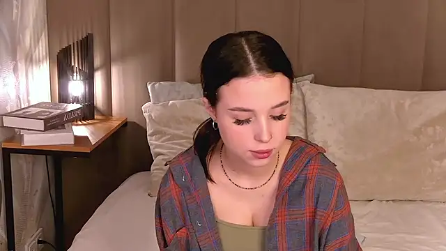 Snapshot of LanaLedger chatting on March 3, 2026, 10:43 am LanaLedger online show from March 3, 2026, 10:43 am