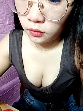 Eye-squirt online show from February 21, 2026, 2:01 am