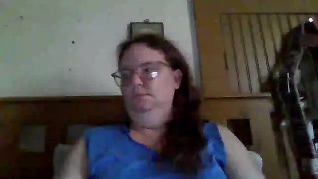 naughty queen1 online show from May 11, 2026, 10:43 am