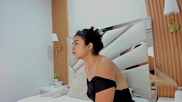 Snapshot of _Curly_Beauty chatting on February 23, 2026, 2:36 pm Curly Beauty online show from February 23, 2026, 2:36 pm