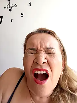 charlotte milf30 online show from March 12, 2026, 2:12 pm