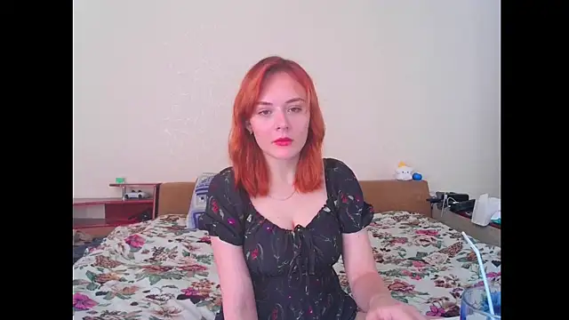 Little fox404 online show from June 24, 2026, 7:18 am