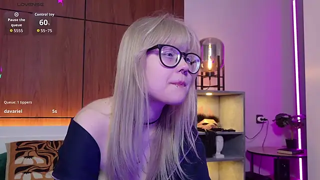 MoliQin online show from April 11, 2026, 7:45 am