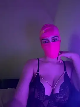 Snapshot of Esmeralda972 chatting on February 17, 2026, 5:52 pm Esmeralda972 online show from February 17, 2026, 5:52 pm