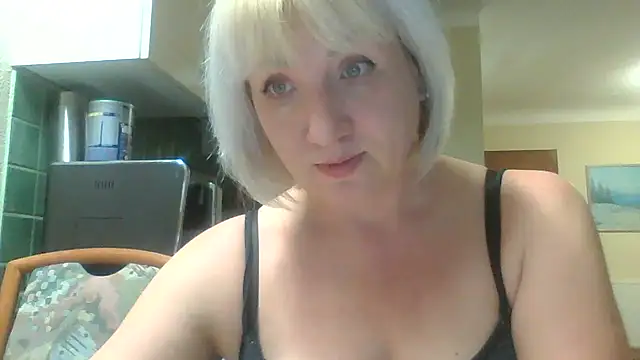 Snapshot of Alena1107 chatting on February 23, 2026, 8:06 pm Alena1107 online show from February 23, 2026, 8:06 pm