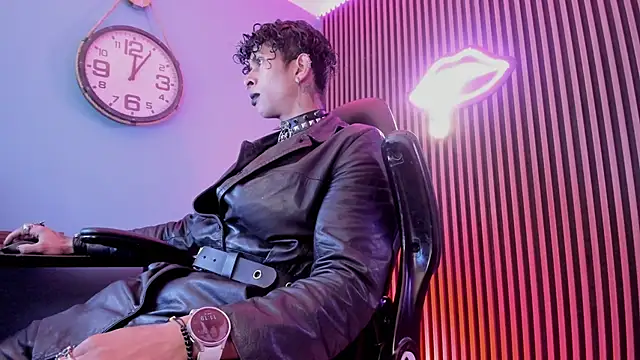 Snapshot of Maximoking26 chatting on February 19, 2026, 4:19 am Maximoking26 online show from February 19, 2026, 4:19 am