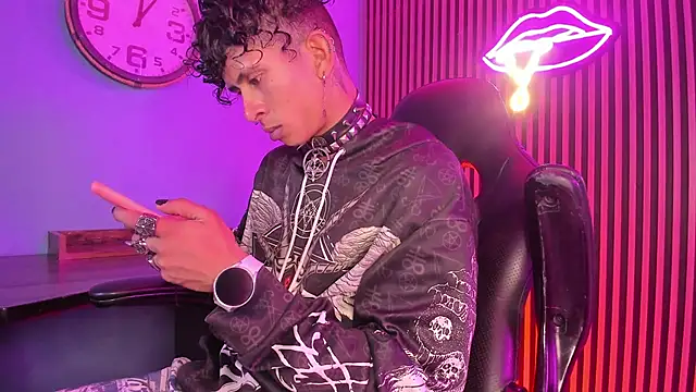 Snapshot of Maximoking26 chatting on March 2, 2026, 3:52 am Maximoking26 online show from March 2, 2026, 3:52 am