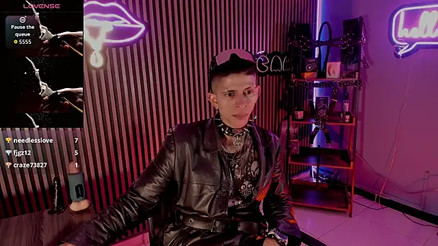 Maximoking26 online show from April 18, 2026, 4:38 am