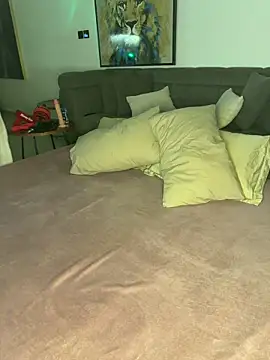 rafapradodxb online show from February 17, 2026, 9:21 pm