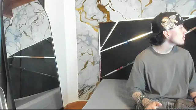 Couple In Heat online show from March 25, 2026, 7:42 pm