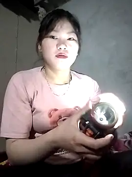 Snapshot of Baby_flower_1 chatting on February 18, 2026, 12:50 am Baby flower 1 online show from February 18, 2026, 12:50 am