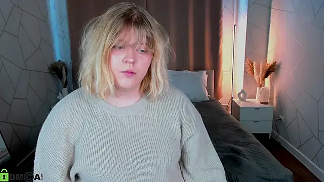 luna c0ra online show from April 4, 2026, 1:04 am