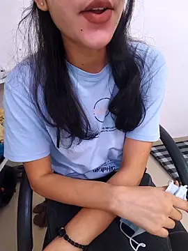 tanzum khan3202 online show from April 2, 2026, 6:33 am