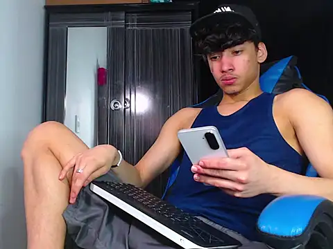 Snapshot of Lyam_Russo chatting on February 26, 2026, 7:02 pm Lyam Russo online show from February 26, 2026, 7:02 pm