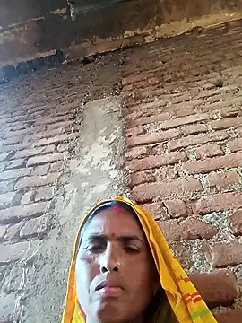 Snapshot of Hot_re83 chatting on March 2, 2026, 6:47 am Hot re83 online show from March 2, 2026, 6:47 am