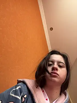 Baby doll7777 online show from March 5, 2026, 8:32 am